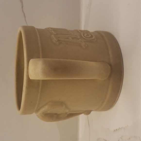 𝅺elephant Mug Made in Africa 3D 'Amarula Cream' 3"Diam x 3.5"h - Picture 3 of 8